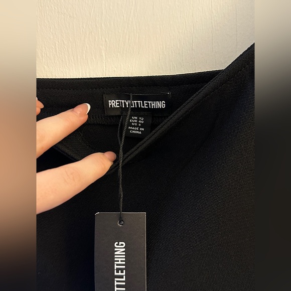 PrettyLittleThing Square-neck Tailored Bodycon Dress - Picture 5 of 5